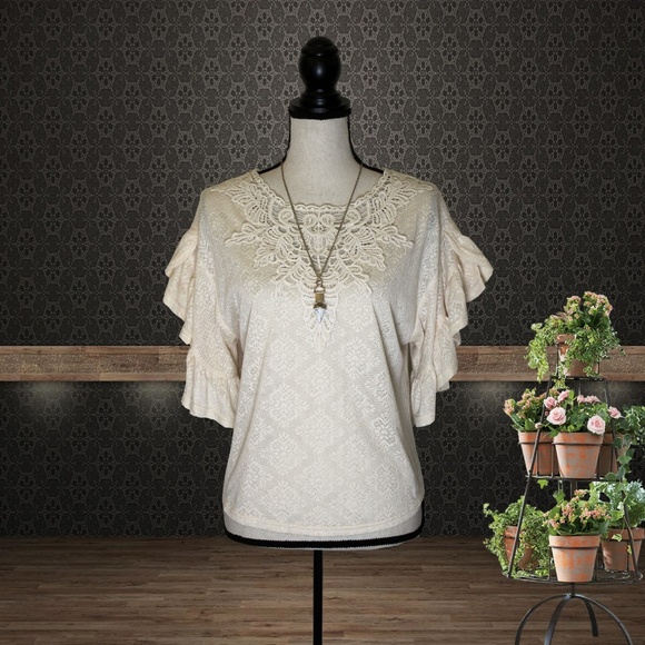 Flying Tomato Tops - NWT Flying Tomato Cream Embroidered Top Size Small